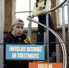 Fināls sākas jau rīt! 
Atceramies veco, labo teicienu — nav nepiemērotu laikapstākļu, ir nepiemērots apģērbs! Paķer līdzi arī lietusmēteli, maiņas apģērbu, labu noskaņojumu un viss būs tip top 

#Čempis2025